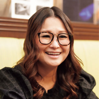 Interview　ギャル曽根
「絵本が仲良し家族をつなぐコミュニケーションツールに」